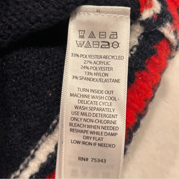 Navy V-Neck Women’s Sweater with Bear Design Size Small - Picture 6 of 9